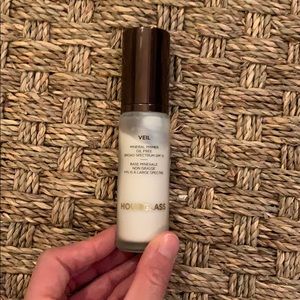 Hourglass Veil Mineral Primer